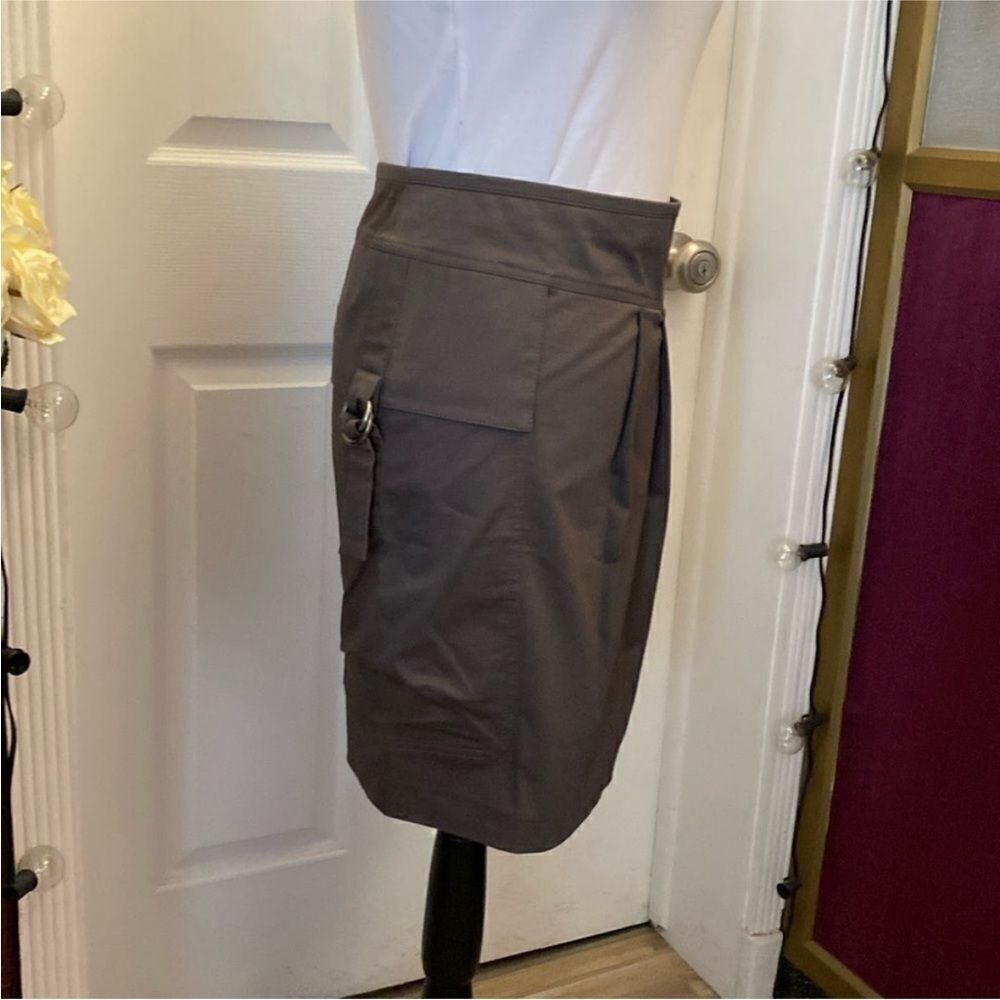 Elegant Gray Women's Skirt - Picture 4 of 10